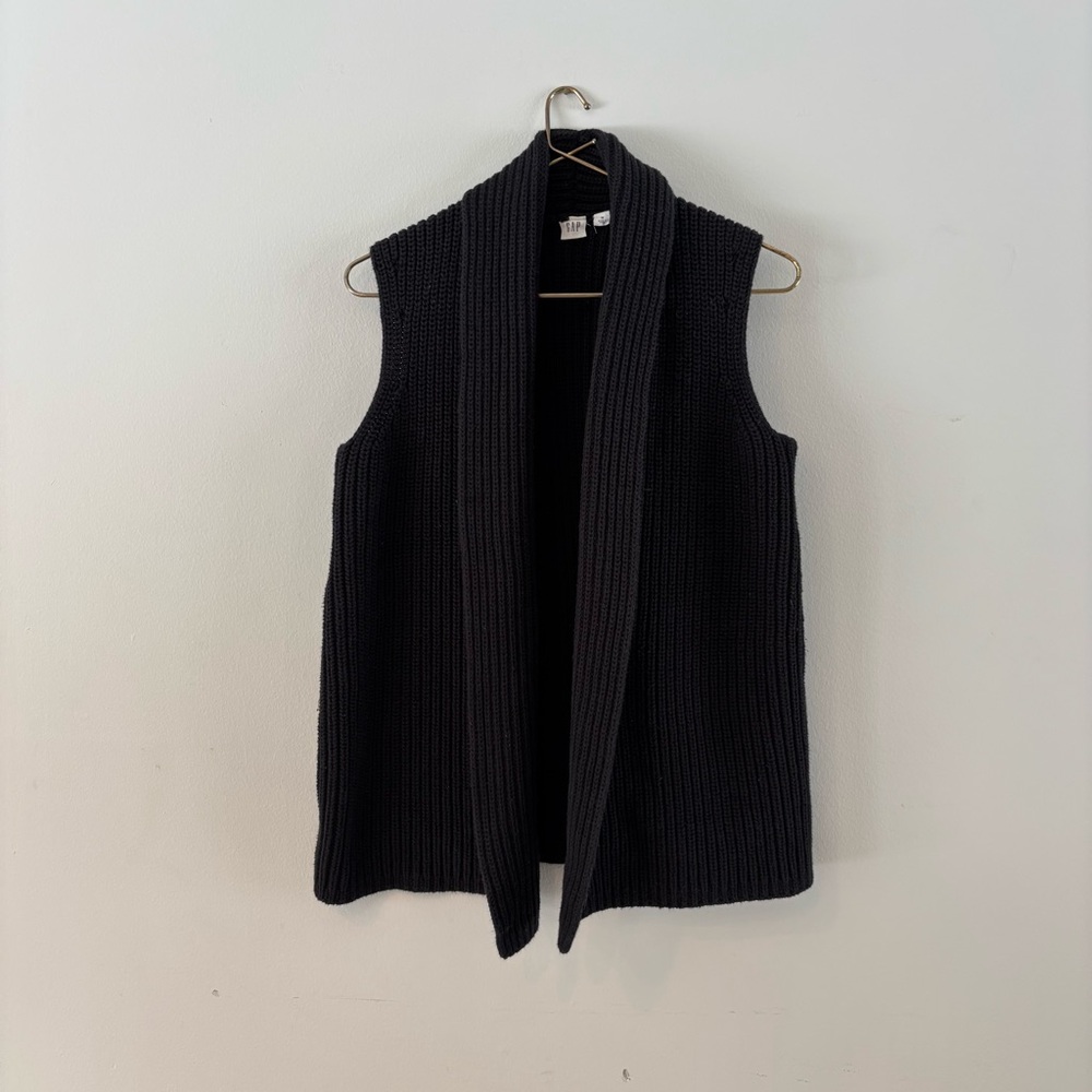 GAP Black Chunky Knit Sweater Vest - Size Medium